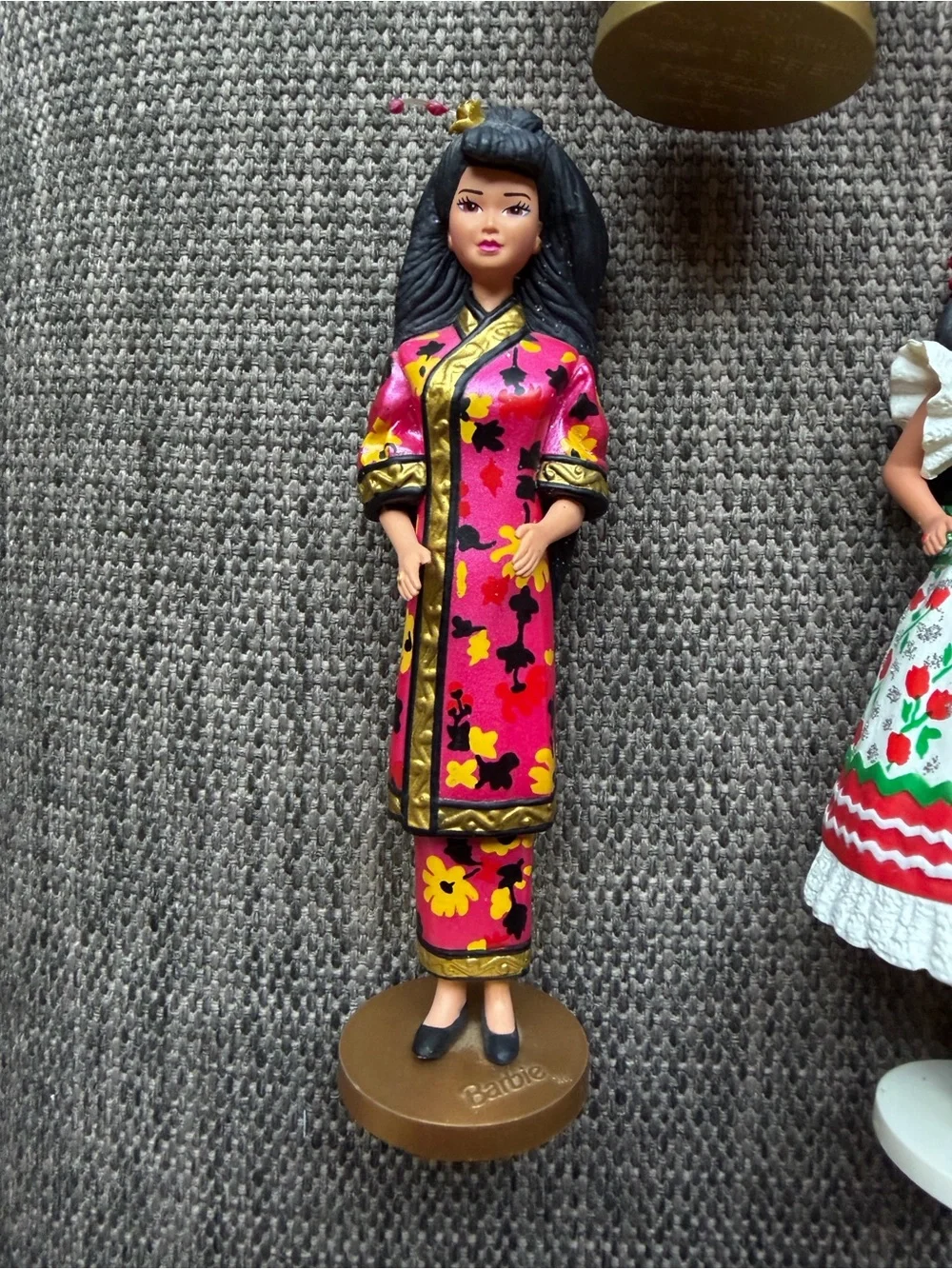Set Of 6 Dolls Of The World Barbie & Keepsake Ornaments 1990s Hallmark Mattel